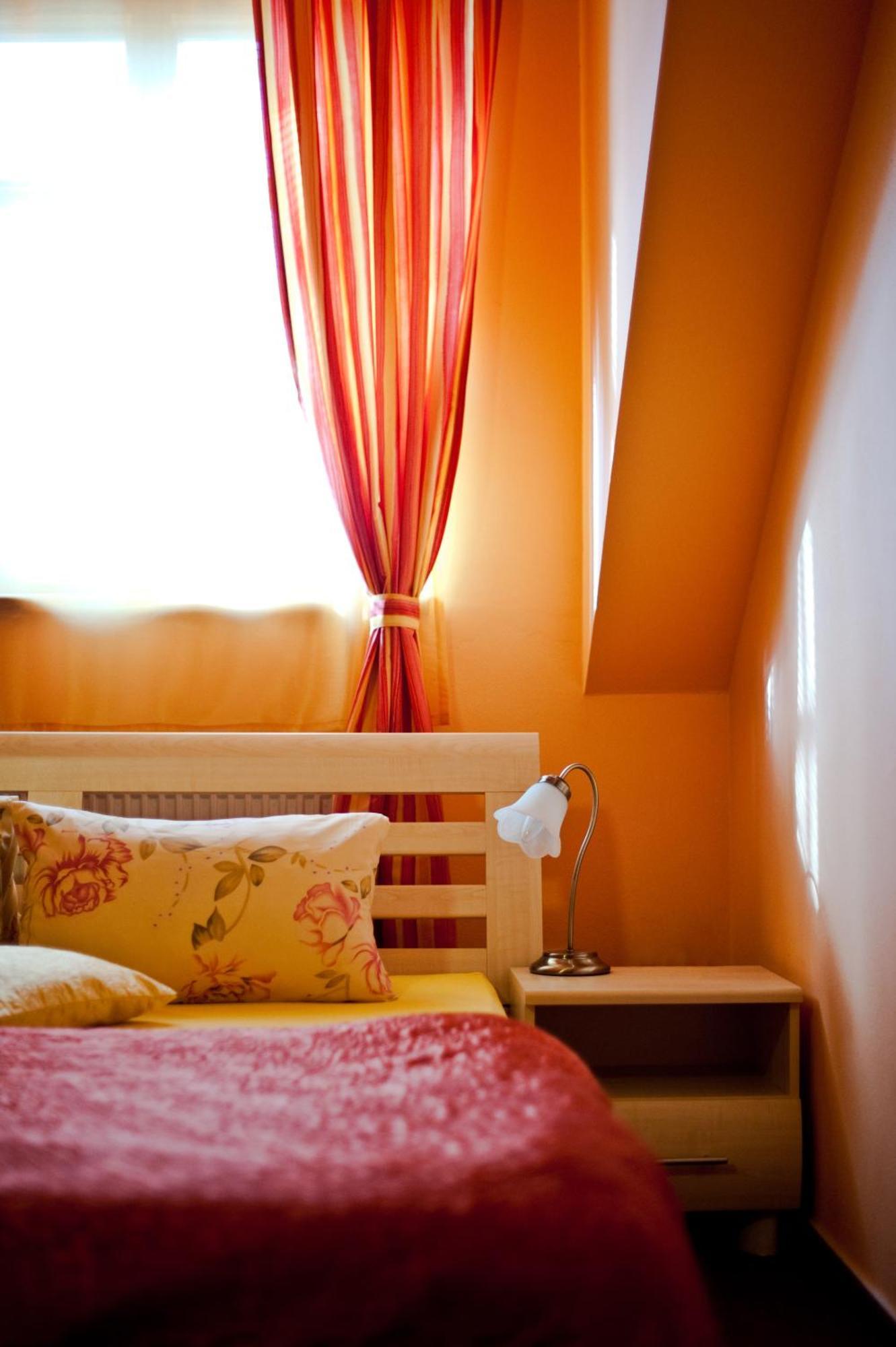 Hotel Penzion Tramky Vikýřovice Buitenkant foto